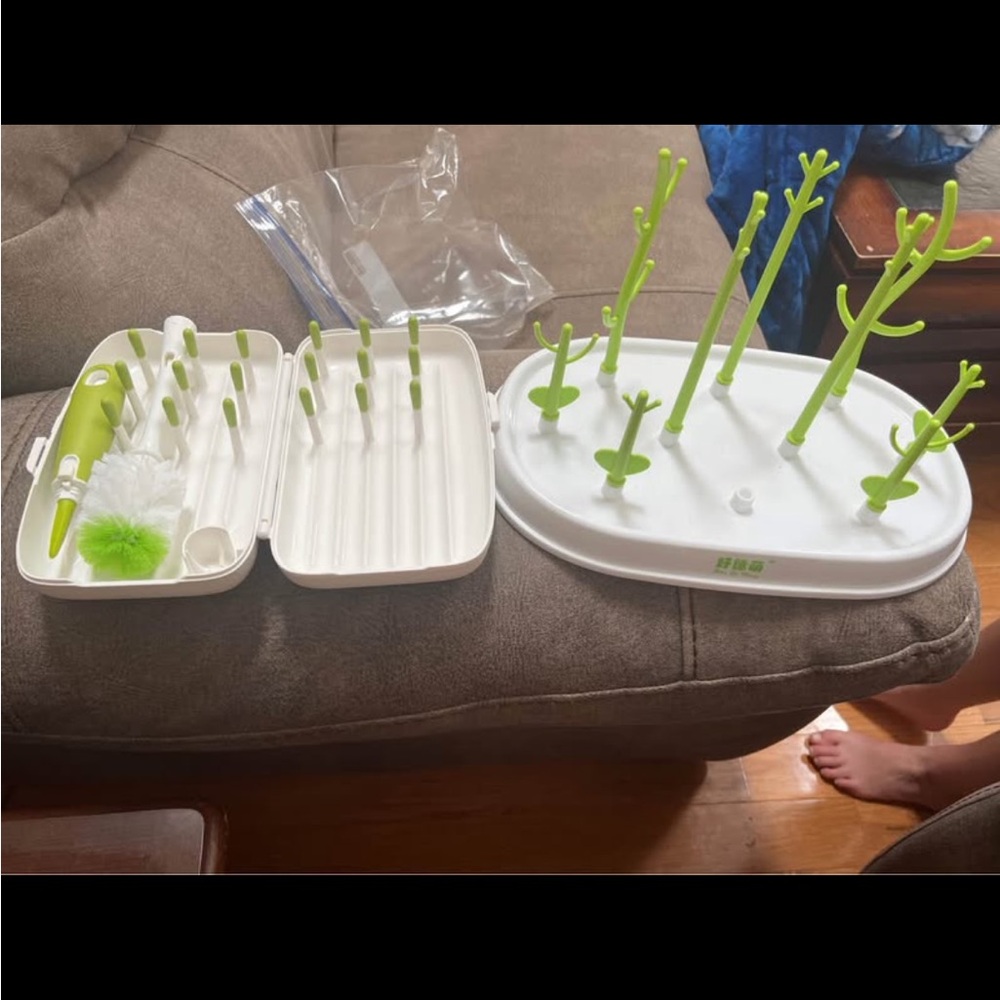 White and Green Baby Bottle Drying Rack (1 portable)